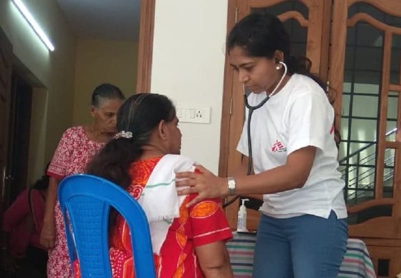An MSF doctor providing medical consultation in one of the flood-affected areas in Kerala. Photo: MSF