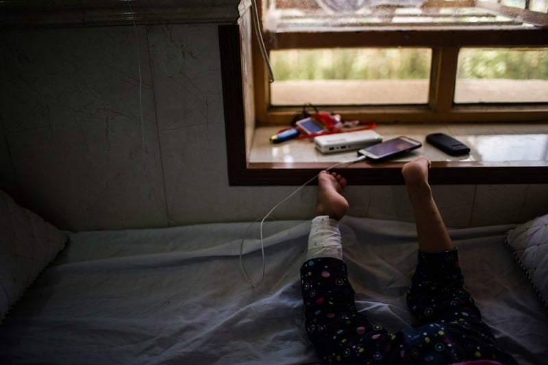 Ahmed Ali's daughter Dima's feet are seen in this image. Photo: Diego Ibarra Sánchez/MEMO