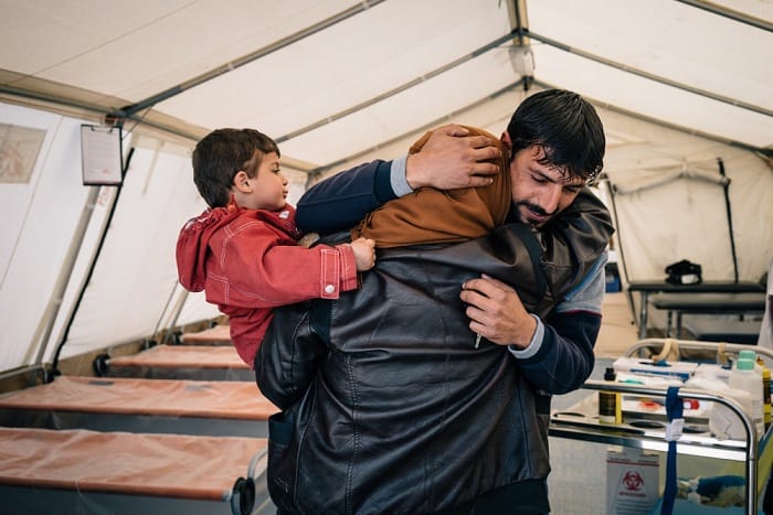 A brother and sister are united at the MSF field trauma centre, south of Mosul in Iraq. The siblings have not seen each other for over two years due to the conflict, and met again by chance in this field hospital after the woman’s daughter was brought in to be treated for minor injuries.