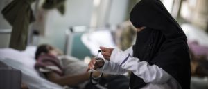 Kawkab Al Sarafi has worked as a nurse in the Emergency Room of the Al Koweit university hospital for a year; since she started her job, she hasn’t been paid a cent. Kokab is one out of thousands health workers in Yemen who haven’t been paid for a year, when the government stopped paying the salaries of civil servants.