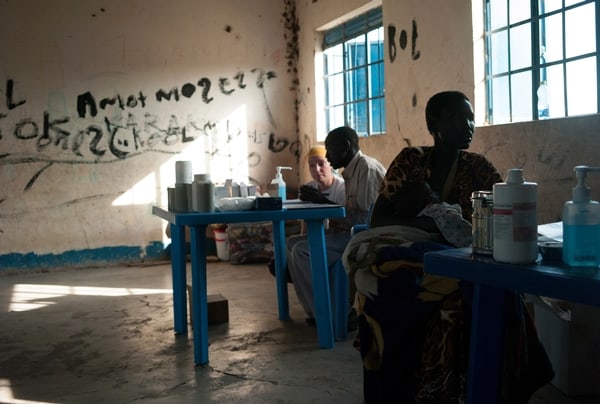MSF's emergency unit in Awerial. Since the beginning of the crisis, MSF has set up emergency operations in several places in South Sudan.  &copy;  Jacob Simkin/MSF