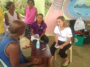 Nurse Kristine Langeland consults patients on Manicani, a remote island south of Guiuan. © Kristine Langelund/MSF