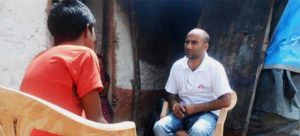 An MSF doctor conducts a psychoeducation session &copy;Dr Swapan Kachop