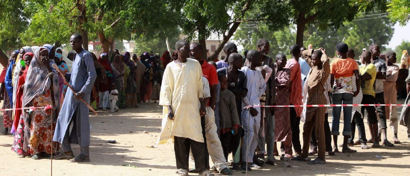MSF distributed food to 500 families in Maiduguri on December 14, 2016. Each family receives enough food for two weeks; 25 kilograms of millet, five kilograms of beans and five litres of palm oil. The ration also includes eight bars of soap. Photo: Malik Samuel/MSF