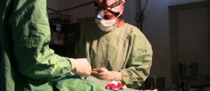 MSF surgeon Chandrika Rao in MSF's operating theatre in Muhajariya, Darfur, Sudan. Photo: Avril Benoit
