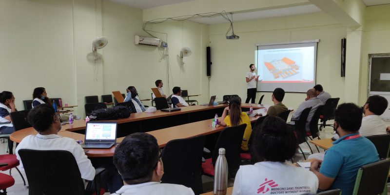 Extensive planning and discussion goes into setting up a treatment unit. Each day, MSF team members brainstorm over patient flow, infection, prevention control, water and sanitation and other aspects that are crucial to the functioning of the treatment facility. ©MSF