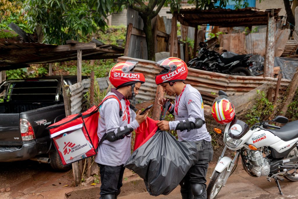 The team used motorcycles as part of its strategy to release Wolbachia-carrying mosquitoes in El Manchén. Each releaser carried 20 jars containing the Wolbachia-carrying mosquitoes. Daily releases were carried out for six months. In total, more than 8 million mosquitoes were released.