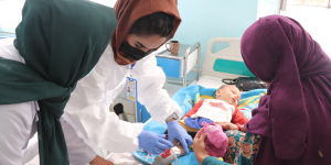 Measles Cases Surge at MSF-Supported Facilities in Balkh, Herat, and Helmand ©️ Tasal Khogyani/MSF