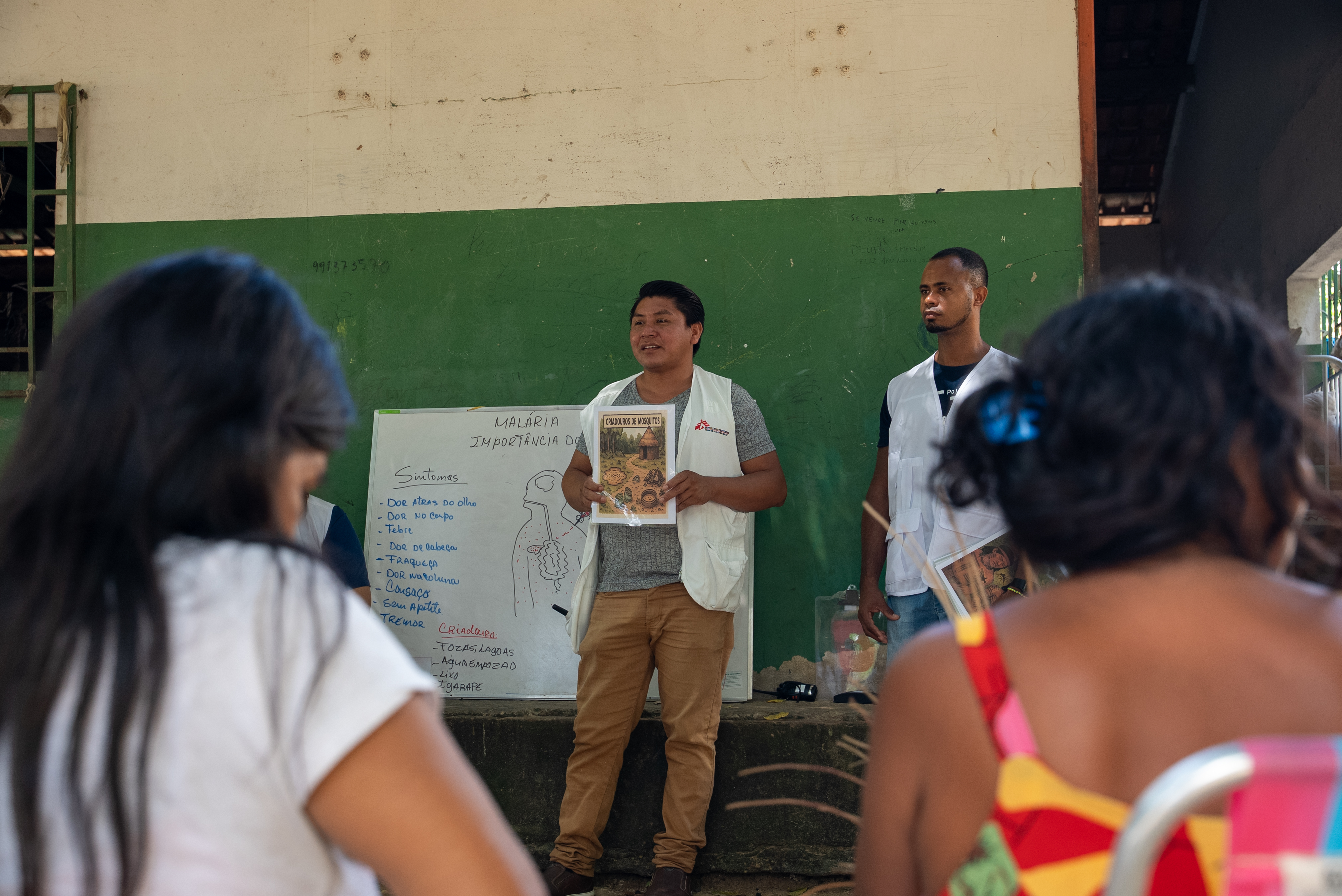 Health promotion also played a key role in MSF’s work at the Yanomami and Ye'kwana Indigenous Health Support Center (CASAI YY) in Boa Vista. Through group activities, MSF’s health promotion teams shared essential information on malaria prevention and treatment, waste management, and nutrition. These efforts helped strengthen the center’s capacity to care for Yanomami and Ye’kwana patients arriving from remote communities across the territory. ©️Marília Gurgel/MSF